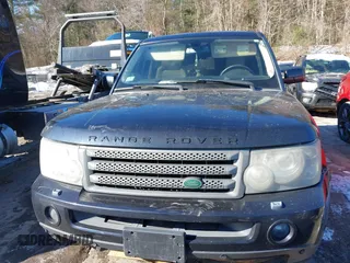 2009 Land Rover Range Rover Sport HSE with VIN SALSK254X9A206629, listed as a IAAI auction lot 41608448 with 207,322 mi miles. Bid and sale history available at carsss.com. Image 13.