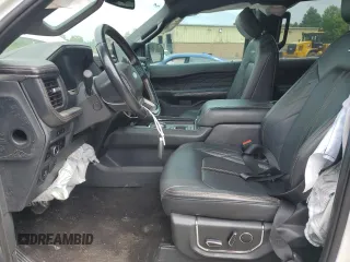 2023 Ford Expedition Max Platinum z VIN 1FMJK1L83PEA26090, wystawiony jako Copart lot #62422905 z przebiegiem 15 747 mil mil oraz Szkoda całkowita • Salvage title. Historia ofert i sprzedaży dostępna na DreamBid. Obrazek 7.