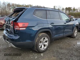 2020 Volkswagen Atlas S with VIN 1V2AP2CA0LC502282, listed as a Copart auction lot 84377224 with 40,327 mi miles and Salvage title. Bid and sale history available at DreamBid. Image 3.