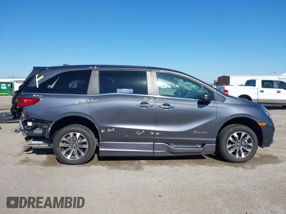 2024 Honda Odyssey EX-L with VIN 5FNRL6H63RB037259, listed as a IAAI auction lot 41665850 with 2,710 mi miles and . Bid and sale history available at DreamBid. Image 14.