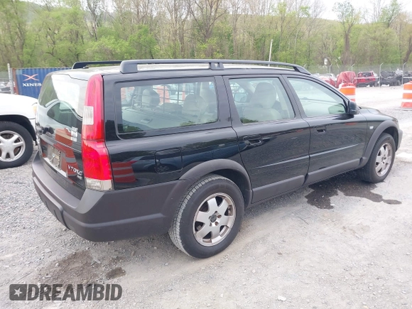 2001 Volvo V70 with VIN YV1SZ58D311042784, listed as a IAAI auction lot 42104753 with 140,141 mi miles. Bid and sale history available at carsss.com. Image 4.