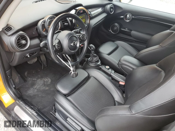 2015 MINI Hardtop S with VIN WMWXP7C52F2A41236, listed as a Copart auction lot 52600215 with 113,536 mi miles and Salvage Title. Bid and sale history available at DreamBid. Image 8.