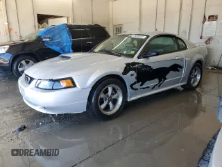 2001 Ford Mustang GT Deluxe with VIN 1FAFP42X91F185242, listed as a Copart auction lot 49330035 with 90,456 mi miles and Salvage Title. Bid and sale history available at carsss.com. Image 1.