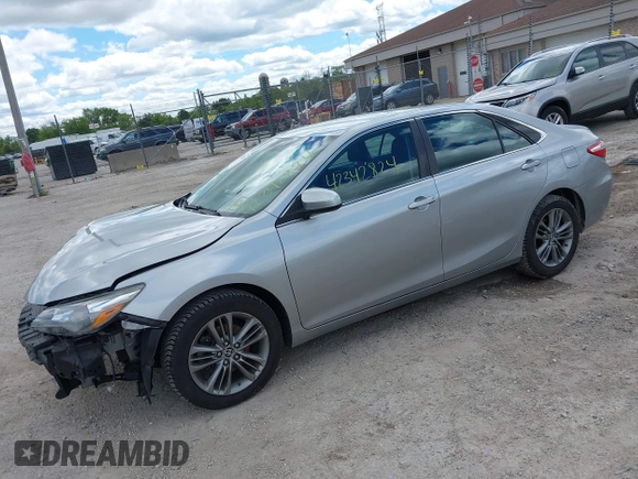 2015 Toyota Camry XLE z VIN 4T1BF1FK3FU956947, wystawiony jako IAAI lot #42342824 z przebiegiem 222 565 mil mil oraz . Historia ofert i sprzedaży dostępna na DreamBid. Obrazek 18.
