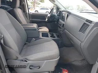 2006 Dodge 1500 SLT z VIN 1D7HA18206S712488, wystawiony jako IAAI lot #42218792 z przebiegiem 138 447 mil mil oraz . Historia ofert i sprzedaży dostępna na DreamBid. Obrazek 5.