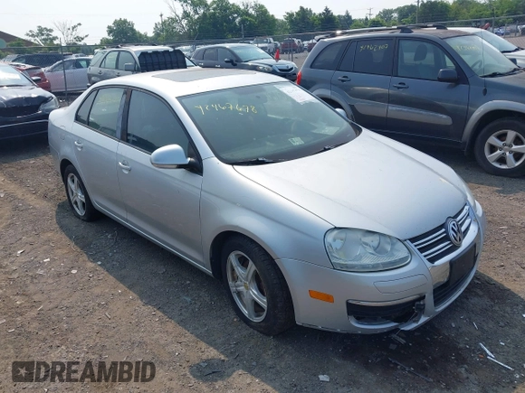2008 Volkswagen Jetta S z VIN 3VWHM71K28M170401, wystawiony jako IAAI lot #42467678 z przebiegiem 181 028 mil mil oraz . Historia ofert i sprzedaży dostępna na DreamBid. Obrazek 1.