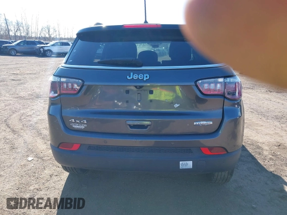 2018 Jeep Compass Altitude with VIN 3C4NJDBBXJT326322, listed as a IAAI auction lot 41757452 with 66,026 mi miles and . Bid and sale history available at carsss.com. Image 16.
