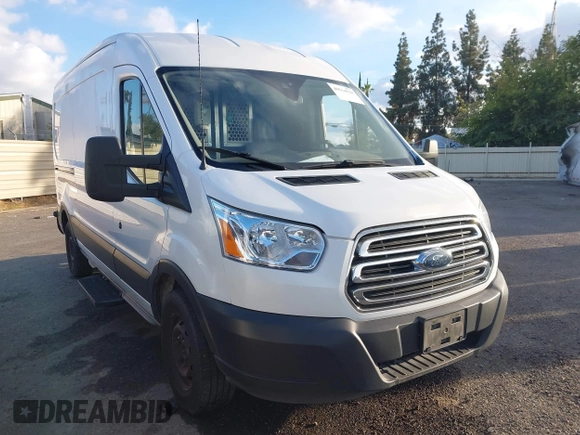 2019 Ford Transit with VIN 1FTYE2CM3KKA07286, listed as a IAAI auction lot 40514524 with 141,215 mi miles. Bid and sale history available at carsss.com. Image 1.