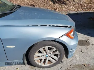 2006 BMW 3 Series 325xi with VIN WBAVD13576KV09164, listed as a IAAI auction lot 40558363 with 148,819 mi miles. Bid and sale history available at carsss.com. Image 13.