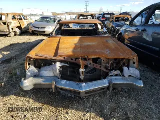 1978 Chrysler New Yorker z VIN CS43N8C141001, wystawiony jako Copart lot #75921724 z przebiegiem Nie podano mil oraz Nie do naprawy. Historia ofert i sprzedaży dostępna na DreamBid. Obrazek 5.