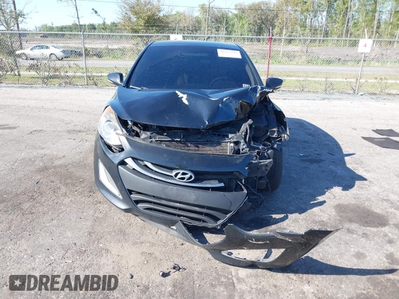 2014 Hyundai Elantra GT with VIN KMHD35LH5EU171569, listed as a IAAI auction lot 41882896 with 181,989 mi miles. Bid and sale history available at carsss.com. Image 12.