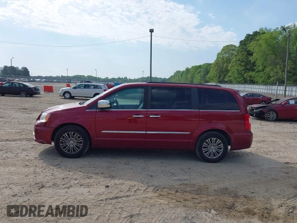 2016 Chrysler Town & Country Touring-L with VIN 2C4RC1CG7GR221690, listed as a IAAI auction lot 42038763 with 188,184 mi miles. Bid and sale history available at carsss.com. Image 14.