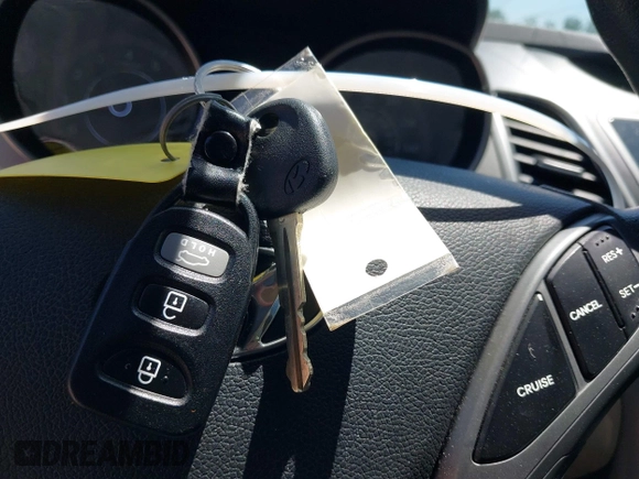 2015 Hyundai Elantra SE с VIN 5NPDH4AE8FH598863, выставлен на аукционе IAAI как лот 42400515 с пробегом 162 820 миль миль и . История ставок и продаж доступна на DreamBid. Изображение 11.
