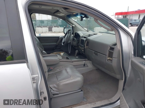 2004 Nissan Armada LE z VIN 5N1AA08BX4N707781, wystawiony jako IAAI lot #41887263 z przebiegiem 221 016 mil mil oraz . Historia ofert i sprzedaży dostępna na DreamBid. Obrazek 5.