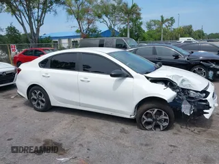 2021 Kia Forte LXS z VIN 3KPF24AD9ME329712, wystawiony jako IAAI lot #39462725 z przebiegiem 36 326 mil mil oraz . Historia ofert i sprzedaży dostępna na DreamBid. Obrazek 13.