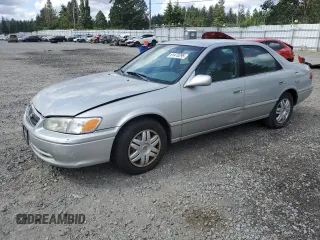2001 Toyota Camry CE z VIN 4T1BG22K31U082259, wystawiony jako Copart lot #61470295 z przebiegiem 145 242 mil mil oraz Czysty tytuł • Clean title. Historia ofert i sprzedaży dostępna na DreamBid. Obrazek 1.