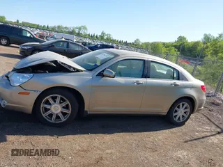2009 Chrysler Sebring Limited z VIN 1C3LC56V29N561843, wystawiony jako IAAI lot #42286794 z przebiegiem 60 182 mil mil oraz . Historia ofert i sprzedaży dostępna na DreamBid. Obrazek 15.