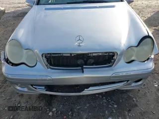 2005 Mercedes-Benz C 320 с VIN WDBRF64JX5F565631, выставлен на аукционе IAAI как лот 41416724 с пробегом 154 981 миль миль и . История ставок и продаж доступна на DreamBid. Изображение 6.