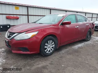 2018 Nissan Altima 2.5 SL with VIN 1N4AL3AP3JC133513, listed as a IAAI auction lot 41324260 with 110,918 mi miles. Bid and sale history available at carsss.com. Image 2.