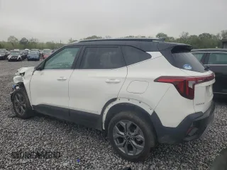 2024 Kia Seltos S z VIN KNDEU2AA4R7591046, wystawiony jako Copart lot #51934525 z przebiegiem 8 362 mil mil oraz Szkoda całkowita • Salvage title. Historia ofert i sprzedaży dostępna na DreamBid. Obrazek 2.