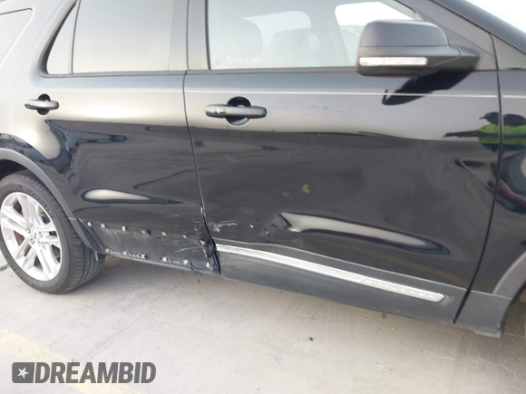 2016 Ford Explorer XLT with VIN 1FM5K7D82GGA84926, listed as a IAAI auction lot 41824920 with 121,702 mi miles and . Bid and sale history available at DreamBid. Image 6.