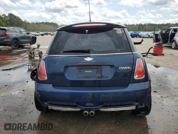 2006 MINI Hardtop S z VIN WMWRE335X6TL20674, wystawiony jako Copart lot #51828915 z przebiegiem Nie podano mil oraz Nie do naprawy • Non repairable. Historia ofert i sprzedaży dostępna na DreamBid. Obrazek 6.