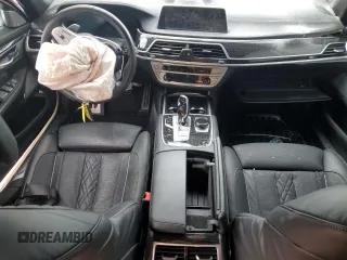 2022 BMW 7 Series 750i xDrive z VIN WBA7U2C04NCH44975, wystawiony jako Copart lot #56192415 z przebiegiem Nie podano mil oraz Szkoda całkowita • Salvage title. Historia ofert i sprzedaży dostępna na DreamBid. Obrazek 8.