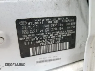 2019 Hyundai Ioniq Blue z VIN KMHC65LC3KU173517, wystawiony jako Copart lot #60123015 z przebiegiem 238 627 mil mil oraz Czysty tytuł • Clean title. Historia ofert i sprzedaży dostępna na DreamBid. Obrazek 12.
