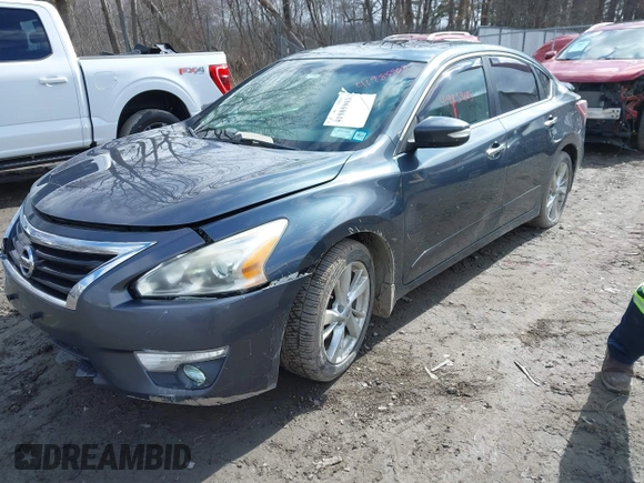 2013 Nissan Altima SV with VIN 1N4AL3AP0DC274396, listed as a IAAI auction lot 41985903 with 189,465 mi miles and . Bid and sale history available at carsss.com. Image 2.