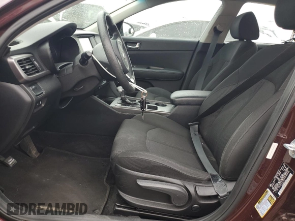 2018 Kia Optima LX z VIN 5XXGT4L30JG188098, wystawiony jako Copart lot #56642445 z przebiegiem 85 159 mil mil oraz Szkoda całkowita • Salvage title. Historia ofert i sprzedaży dostępna na DreamBid. Obrazek 7.