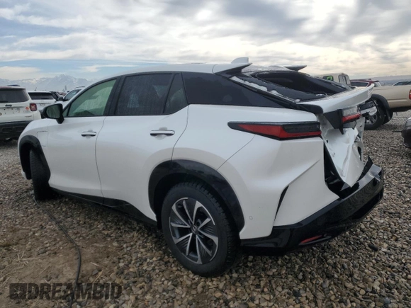 2024 Lexus RZ 450e Premium z VIN JTJAAAAB8RA023618, wystawiony jako Copart lot #43230375 z przebiegiem 8307 mil mil oraz Szkody całkowita. Historia ofert i sprzedaży dostępna na DreamBid. Obrazek 2.