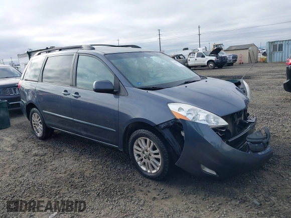 2008 Toyota Sienna XLE with VIN 5TDBK22C98S017300, listed as a IAAI auction lot 41433777 with 248,602 mi miles. Bid and sale history available at carsss.com. Image 1.