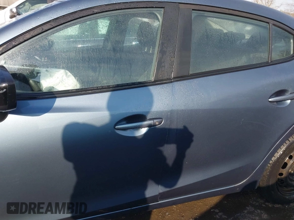 2015 Mazda 3 i SV with VIN JM1BM1T78F1271497, listed as a IAAI auction lot 40878398 with 127,617 mi miles. Bid and sale history available at carsss.com. Image 15.