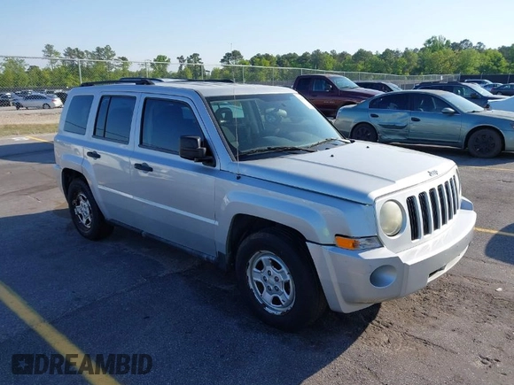 2009 Jeep Patriot Sport with VIN 1J4FT28B99D121838, listed as a IAAI auction lot 42000092 with 218,483 mi miles. Bid and sale history available at carsss.com. Image 1.