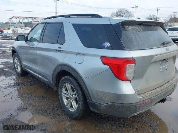 2020 Ford Explorer XLT with VIN 1FMSK8DH1LGB38073, listed as a IAAI auction lot 41658690 with 134,661 mi miles. Bid and sale history available at carsss.com. Image 3.
