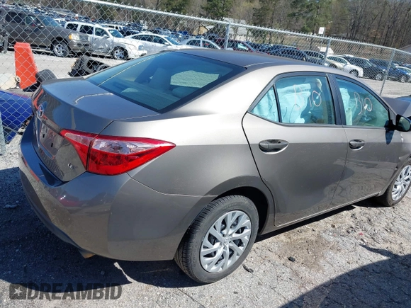 2018 Toyota Corolla L z VIN 5YFBURHE2JP779796, wystawiony jako IAAI lot #41796329 z przebiegiem 44 012 mil mil oraz . Historia ofert i sprzedaży dostępna na DreamBid. Obrazek 4.