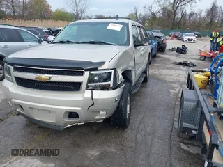 2007 Chevrolet Suburban LT with VIN 3GNFK16387G267959, listed as a IAAI auction lot 41999489 with 106,131 mi miles. Bid and sale history available at carsss.com. Image 18.