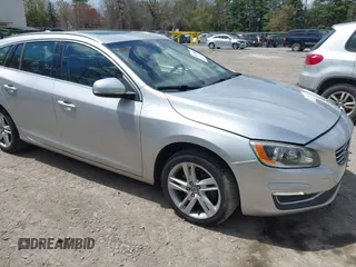2015 Volvo V60 z VIN YV1612SB2F1188454, wystawiony jako IAAI lot #42176688 z przebiegiem 114 523 mil mil oraz . Historia ofert i sprzedaży dostępna na DreamBid. Obrazek 1.