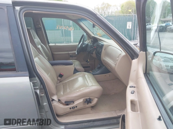 1999 Ford Explorer XLT z VIN 1FMZU35P9XZB75917, wystawiony jako IAAI lot #42132762 z przebiegiem 189 946 mil mil oraz . Historia ofert i sprzedaży dostępna na DreamBid. Obrazek 5.