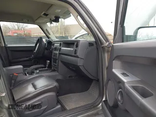2008 Jeep Commander Sport with VIN 1J8HG48K98C135234, listed as a IAAI auction lot 41920183 with 247,452 mi miles. Bid and sale history available at carsss.com. Image 5.