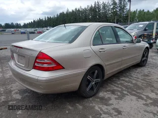 2004 Mercedes-Benz C 240 с VIN WDBRF81J14F513304, выставлен на аукционе IAAI как лот 42309645 с пробегом 119 649 миль миль и . История ставок и продаж доступна на DreamBid. Изображение 4.