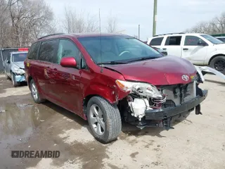 2011 Toyota Sienna LE AAS with VIN 5TDKK3DC7BS007097, listed as a IAAI auction lot 41802056 with 170,471 mi miles. Bid and sale history available at carsss.com. Image 1.