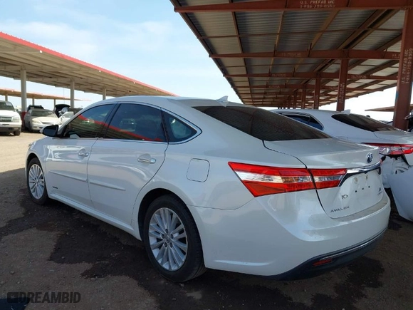 2015 Toyota Avalon Hybrid XLE Touring with VIN 4T1BD1EB8FU044533, listed as a IAAI auction lot 41914580 with 104,739 mi miles. Bid and sale history available at carsss.com. Image 3.