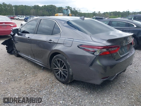 2022 Toyota Camry SE with VIN 4T1G11AK1NU686269, listed as a IAAI auction lot 41910070 with 62,855 mi miles. Bid and sale history available at carsss.com. Image 3.