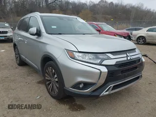 2020 Mitsubishi Outlander SE z VIN JA4AD3A39LZ018929, wystawiony jako IAAI lot #40950234 z przebiegiem 84 308 mil mil oraz . Historia ofert i sprzedaży dostępna na DreamBid. Obrazek 1.