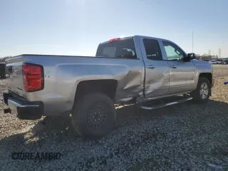 2018 Chevrolet Silverado 1500 LT with VIN 1GCRCREH8JZ171741, listed as a Copart auction lot 89384995 with 117,423 mi miles and Salvage Title. Bid and sale history available at DreamBid. Image 3.