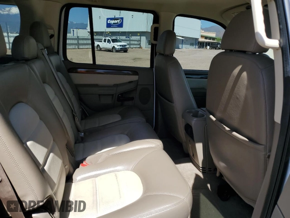 2005 Ford Explorer Eddie Bauer z VIN 1FMZU74W55UB03610, wystawiony jako Copart lot #58259655 z przebiegiem 63 644 mil mil oraz Szkoda całkowita • Salvage title. Historia ofert i sprzedaży dostępna na DreamBid. Obrazek 11.