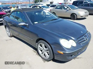 2008 Mercedes-Benz CLK-Class 3.5L with VIN WDBTK56F48F253345, listed as a IAAI auction lot 41813897 with 110,145 mi miles. Bid and sale history available at carsss.com. Image 1.