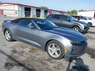 2020 Chevrolet Camaro 3LT z VIN 1G1FD3DS0L0143684, wystawiony jako IAAI lot #42388530 z przebiegiem 59 713 mil mil oraz . Historia ofert i sprzedaży dostępna na DreamBid. Obrazek 1.