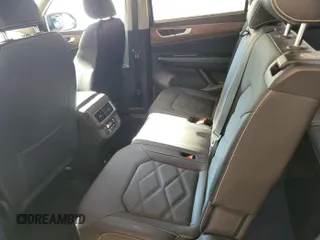 2024 Volkswagen Atlas SE with VIN 1V2HR2CA8RC579421, listed as a IAAI auction lot 42850666 with 18,926 mi miles and . Bid and sale history available at DreamBid. Image 7.
